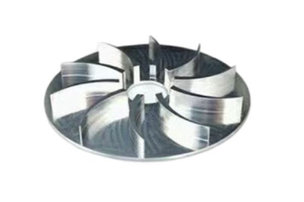 What is the internal structure of the propeller blades of low altitude aircraft impeller blades?